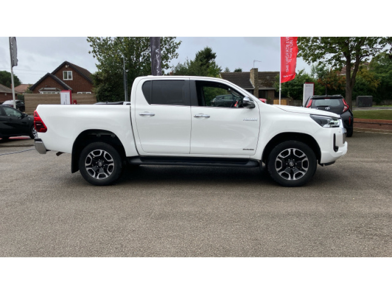 Toyota Hilux Diesel Invincible D/Cab Pick Up 2.8 D-4D Auto